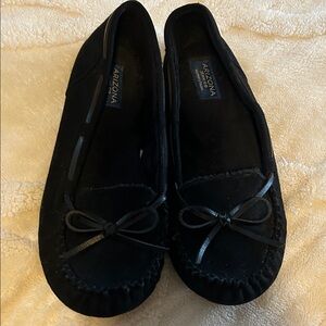 Arizona Jean Company Women's Black Moccasins